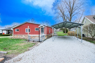 1008 N Agnew St, Winamac, IN 46996