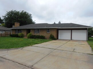 2215 W 38th St N, Wichita, KS 67204