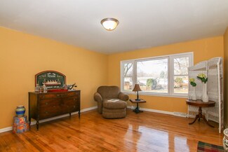 225 Buckingham Ln, Madison, WI 53714