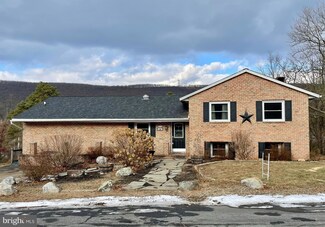 16 Maple St, Ashland, PA 17921