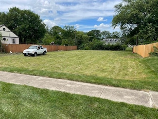 326 Plainfield Rd, Darien, IL 60561