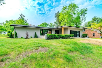 2933 Montavesta Rd, Lexington, KY 40502