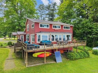 36 Ackerman Rd, Bernhards Bay, NY 13028