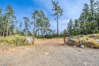 2463 Libbey Rd, Coupeville, WA 98239