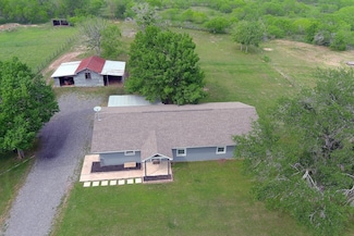 3363 Fm 713, Lockhart, TX 78644
