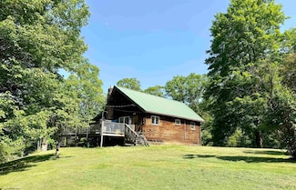 12 Rainbow Plaza, Mannington, WV 26582
