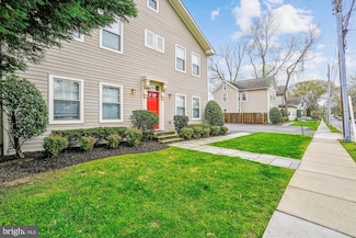 409 E Raymond Ave Unit 8, Alexandria, VA 22301