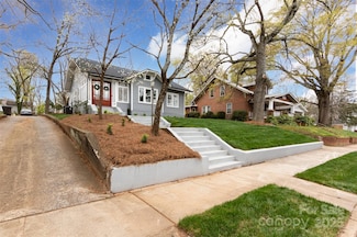 423 W Bell St, Statesville, NC 28677