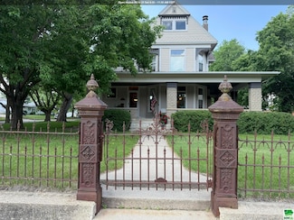 736 W Cedar St, Cherokee, IA 51012