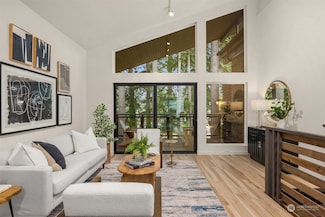 203 Madrona Way NE Unit 3F, Bainbridge Island, WA 98110