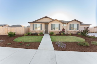 3125 Seymour St, Tulare, CA 93274