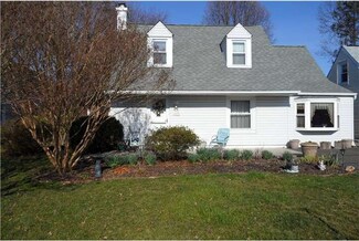 319 Plymouth Ave, Oreland, PA 19075