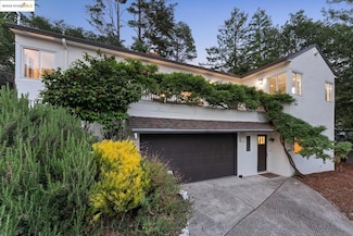 1684 Arrowhead Dr, Oakland, CA 94611