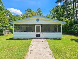 212 Hickory St, Walterboro, SC 29488