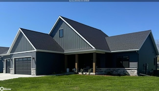 405 5th St SE, State Center, IA 50247