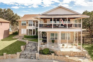 1464 Lakeside Dr W, Canyon Lake, TX 78133
