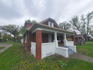811 E 12th St, Streator, IL 61364