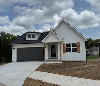 205 S Catalpa St, Savannah, MO 64485