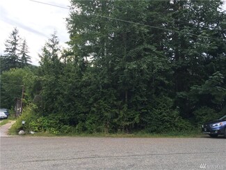 8421 Ash Ln, Maple Falls, WA 98266