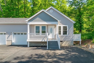 192 Humboldt Ln, Princeton, WV 24740