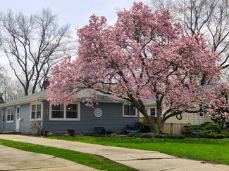 1206 Pershing Ave, Wheaton, IL 60189