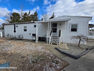 610 6th St, Jackson, NJ 08527
