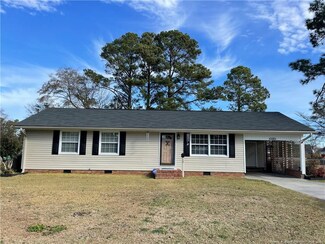 1105 Hardin Rd, Lumberton, NC 28358