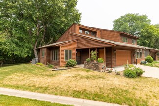 685 16th St SW, Rochester, MN 55902