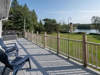 29 Anns Point Rd, Tremont, ME 04612