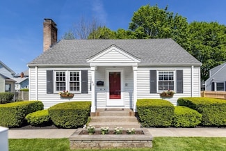 69 Mystic Ave, Melrose, MA 02176