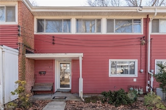 5869 Woolman Ct Unit 26, Parma, OH 44130
