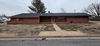 402 S Cedar St, Meade, KS 67864