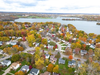 8124 Valleyview Dr, Ypsilanti, MI 48197