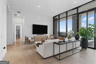 2425 Peachtree Rd NE Unit 1504, Atlanta, GA 30305