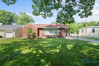 1320 Hugo St, Maumee, OH 43537