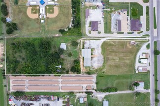 1813 N Broadway Ave, Ada, OK 74820