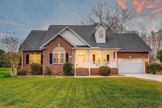 1006 Retreat Ave, Moncks Corner, SC 29461