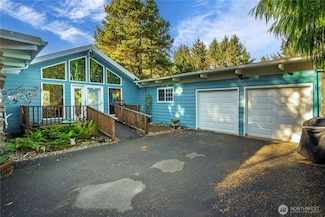 18 Sunset Blvd, Hoquiam, WA 98550