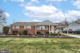 22 Palmer Dr, Camp Hill, PA 17011