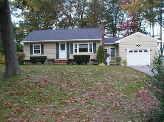 598 Elm St E, Raynham, MA 02767