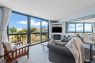 1222 E Ocean View Ave Unit 203, Norfolk, VA 23503