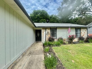 510 Oak Ave, Niceville, FL 32578