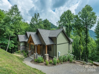 341 Pearl Way, Burnsville, NC 28714