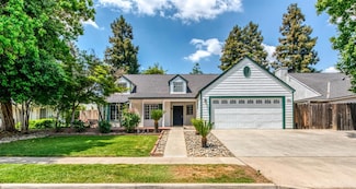 944 N Chapel Hill Ave, Clovis, CA 93611
