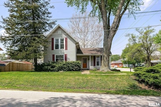 102 S 2nd St, Le Claire, IA 52753