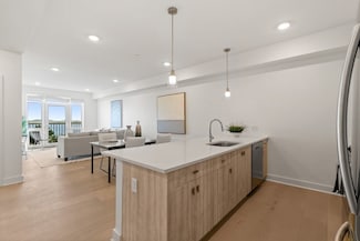 917 Bennington St Unit 207, Boston, MA 02128