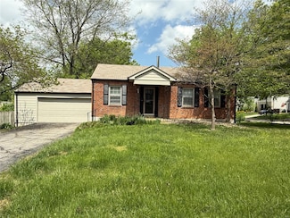 1229 N Geyer Rd, Saint Louis, MO 63122