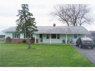 2094 Youngstown Lockport Rd, Ransomville, NY 14131