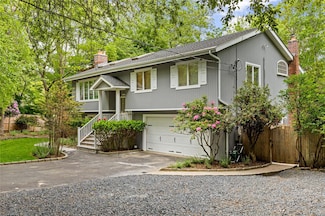 25 Cliff Rd W, Wading River, NY 11792