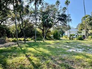 621 40th St, Sarasota, FL 34234